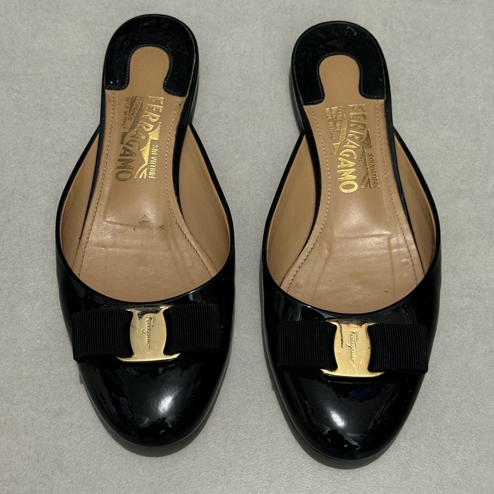 Salvatore Ferragamo Slides - Used